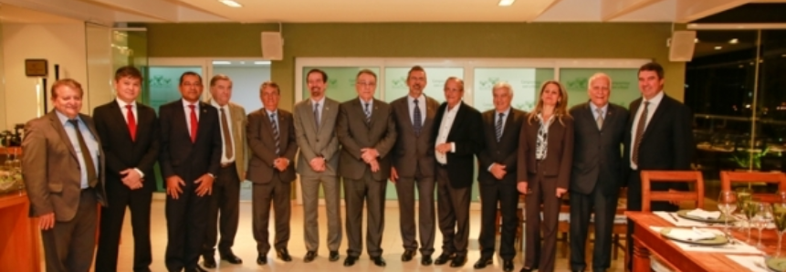 Presidente da CNA destaca parceria com Embrapa em jantar com novos diretores