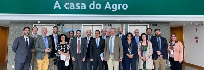 Comitiva de produtores europeus visita CNA e conhece agro brasileiro