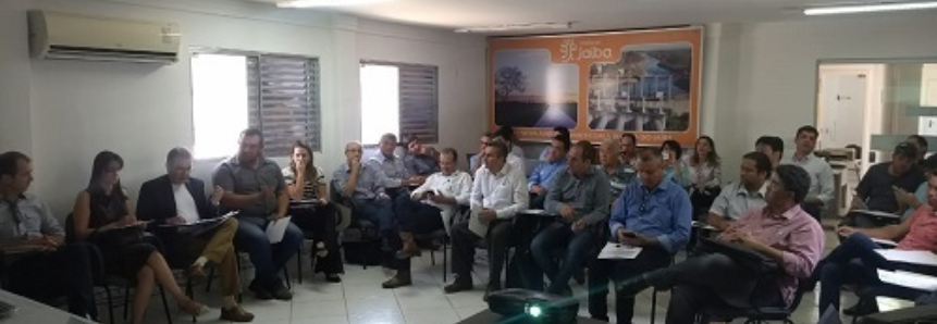 CNA participa de reunião com fruticultores em Janaúba (MG)