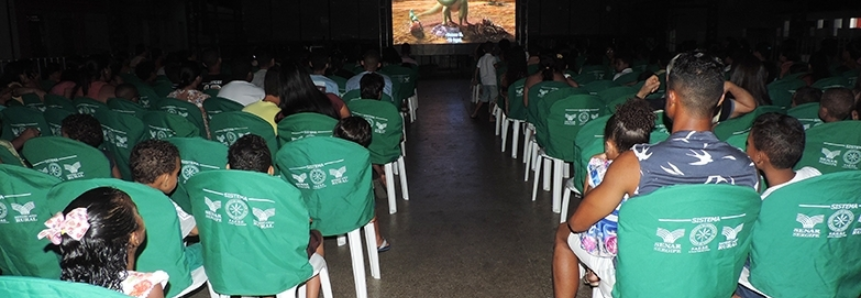 Mais de 400 pessoas participam do Cine Senar no interior de Sergipe