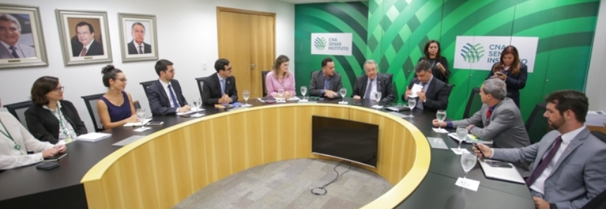 CNA debate agenda legislativa com entidades do setor agropecuário