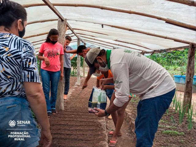 Produtores de Xambioá são capacitados no curso de Olericultura realizado pelo Sistema FAET/SENAR