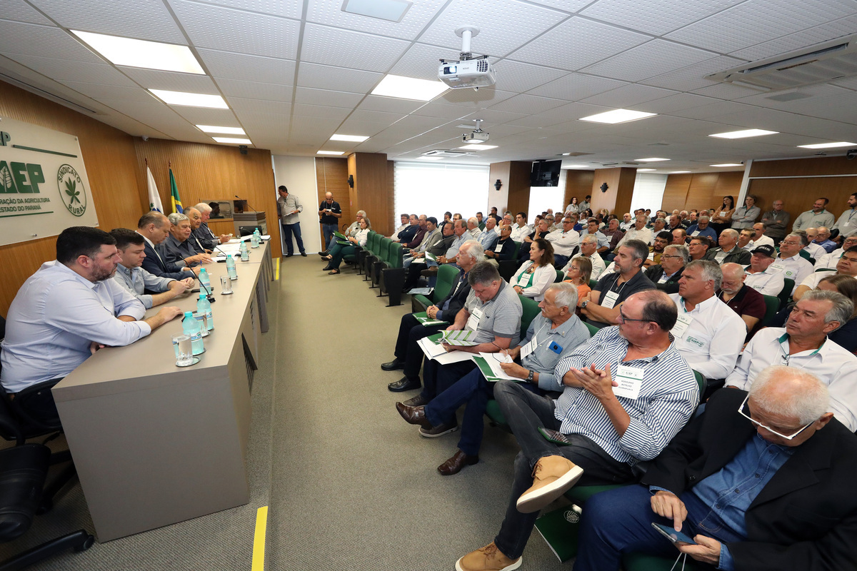 Assembleia da Faep mobiliza autoridades políticas ligadas ao agro
