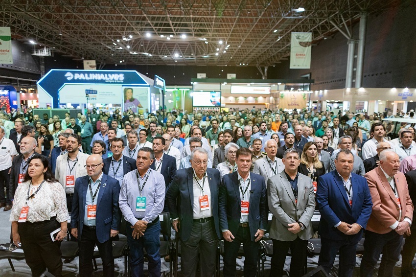 Presidente da CNA participa da Semana Internacional do Café