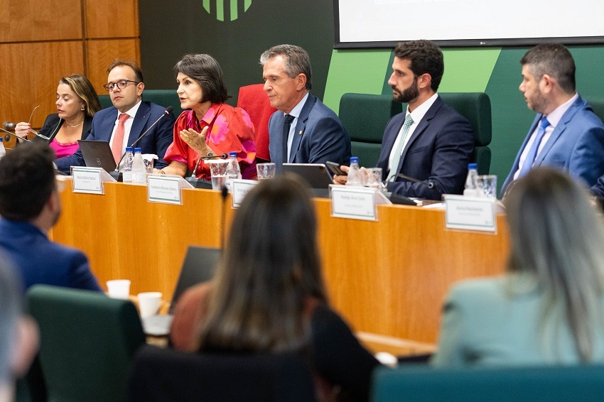 Comissão Nacional de Relações do Trabalho e Previdência Social se reúne em Brasília