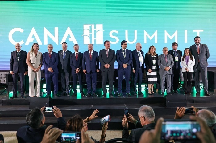 Autoridades reunidas na abertura do Cana Summit 2024