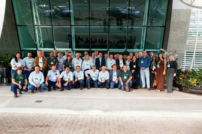 Comitiva de produtores rurais e sindicatos de Minas Gerais