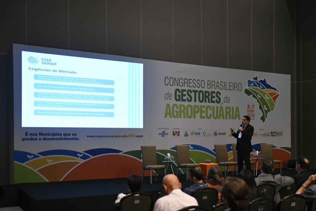 CNA apresenta atuação para promover o comércio exterior no Congresso de Gestores da Agropecuária