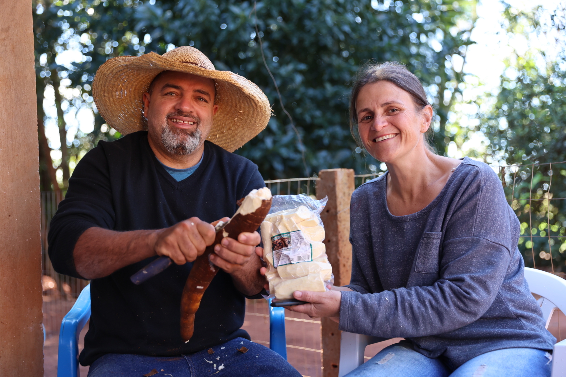 Casal faz sucesso na produção de mandioca com apoio do Senar/MS