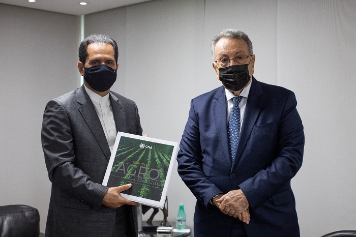 Presidente da CNA recebe embaixador do Irã no Brasil