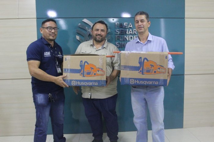 FAEA ENTREGA MOTOSSERRAS A ADAF MONILIASE