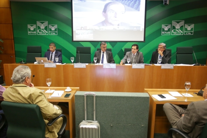 CNA e Conselho Nacional do Café elaboram ações para melhorar a renda do produtor