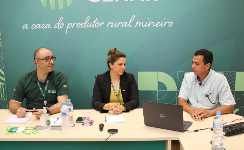 A partir da Esquerda: o analista Guilherme Oliveira, Jordana Girardello, e o vice-presidente secretário Ebinho Bernardes