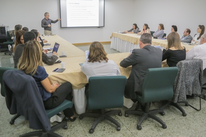 CNA debate tecnologias para o setor avícola