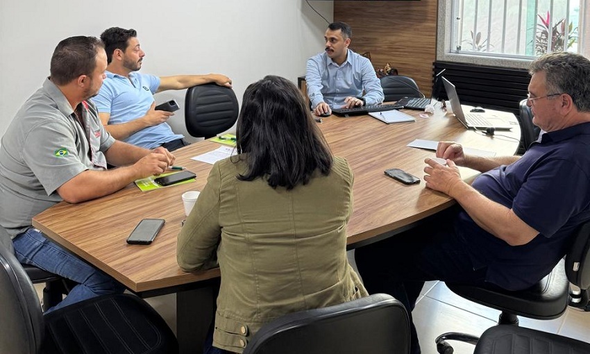 Painel de leite em Linhares