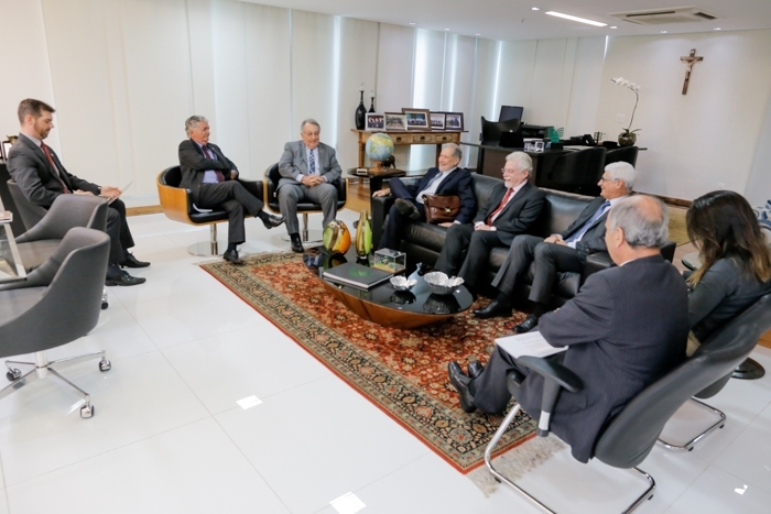 Presidente da CNA recebe representantes da navegação