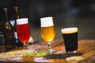 Que tal uma cerveja com caju, goiaba ou café?