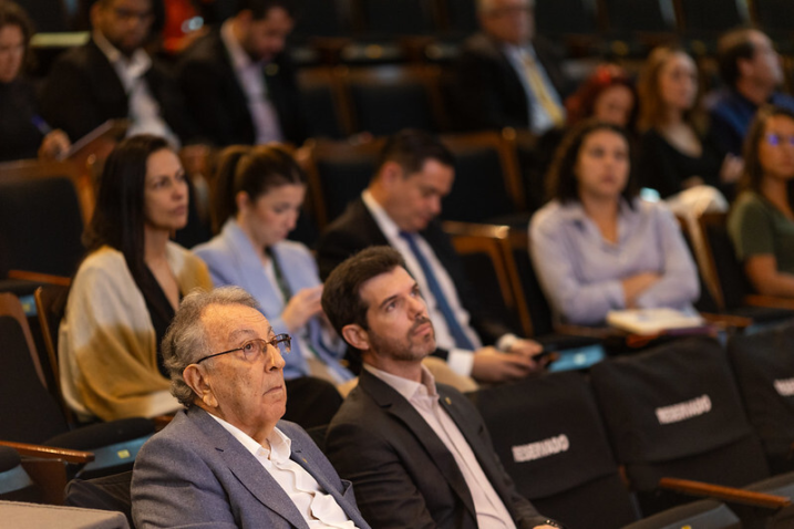 53773609044 d7cd8014eb c