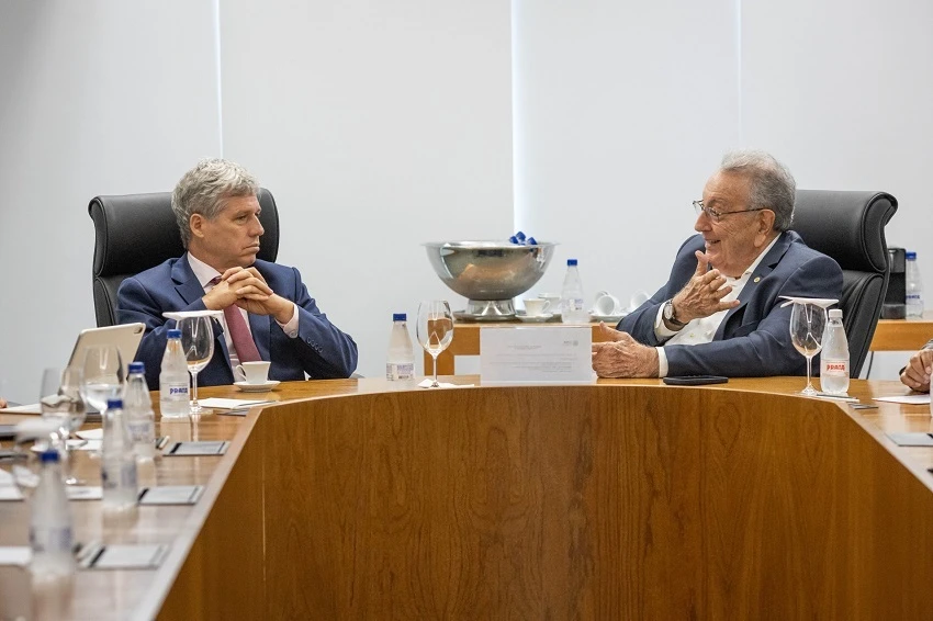 CNA e MDA debatem propostas para produtores de leite