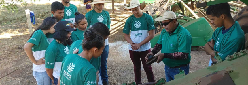 Campo Aprendiz oportuniza prática com maquinários agrícolas a jovens de Porto Alegre do Norte