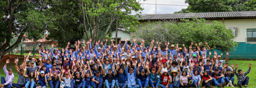 Escola Agrícola Ranchão recebe novos alunos e pais em programação de primeiro dia de aula