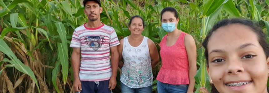 Persistência e conhecimento transformam a vida da família de produtora de leite na Bahia