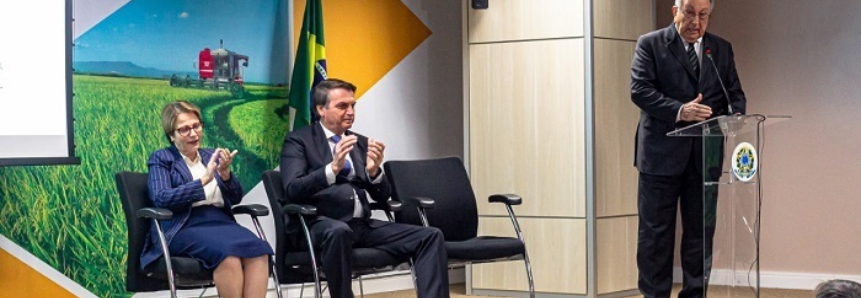 ‘Inauguramos um marco regulatório da agropecuária brasileira’, diz presidente da CNA