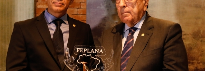 Feplana homenageia presidente da CNA com Ordem do Mérito Canavieiro