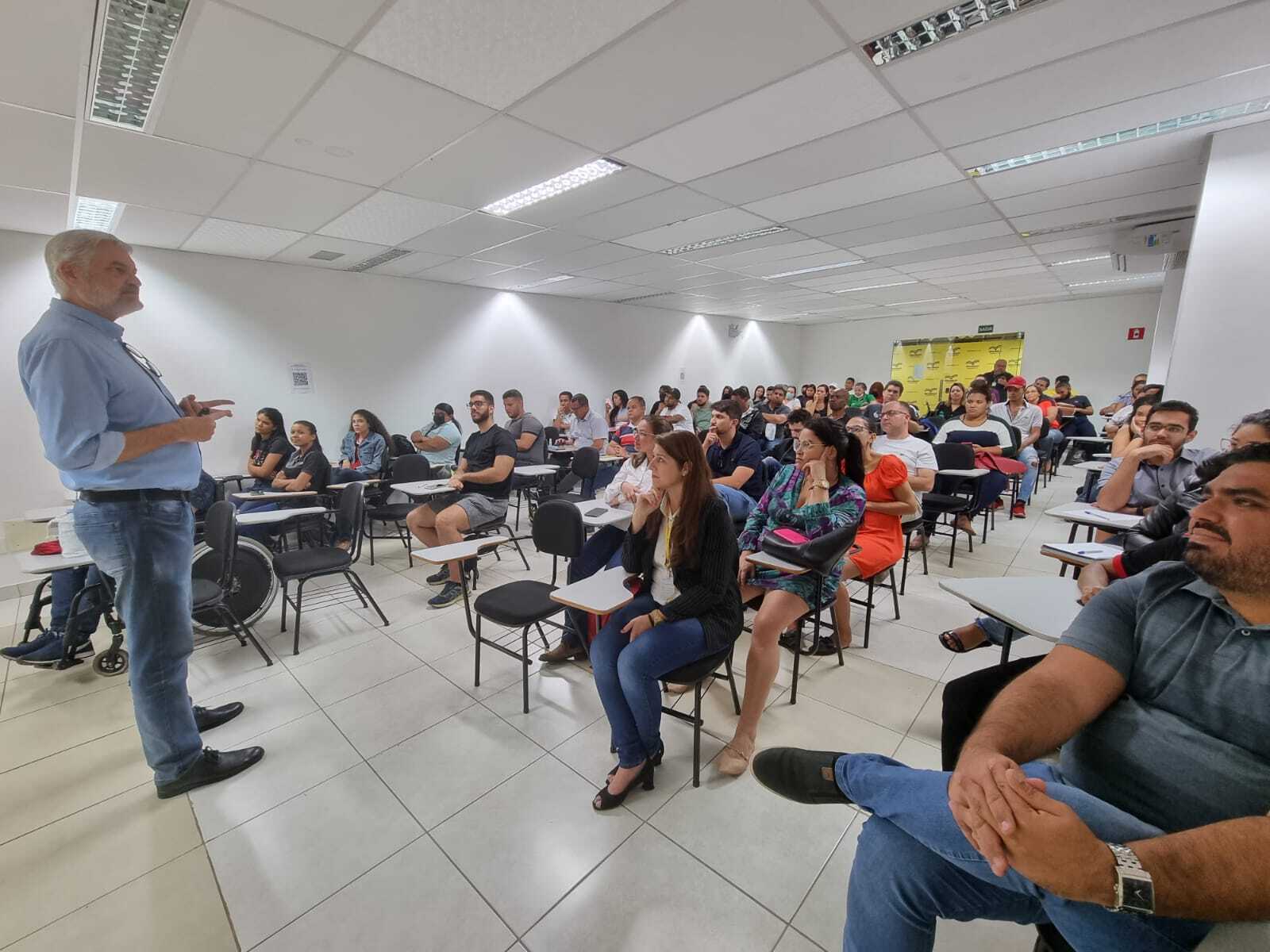 Universitários conhecem oportunidades de trabalho no setor agropecuário