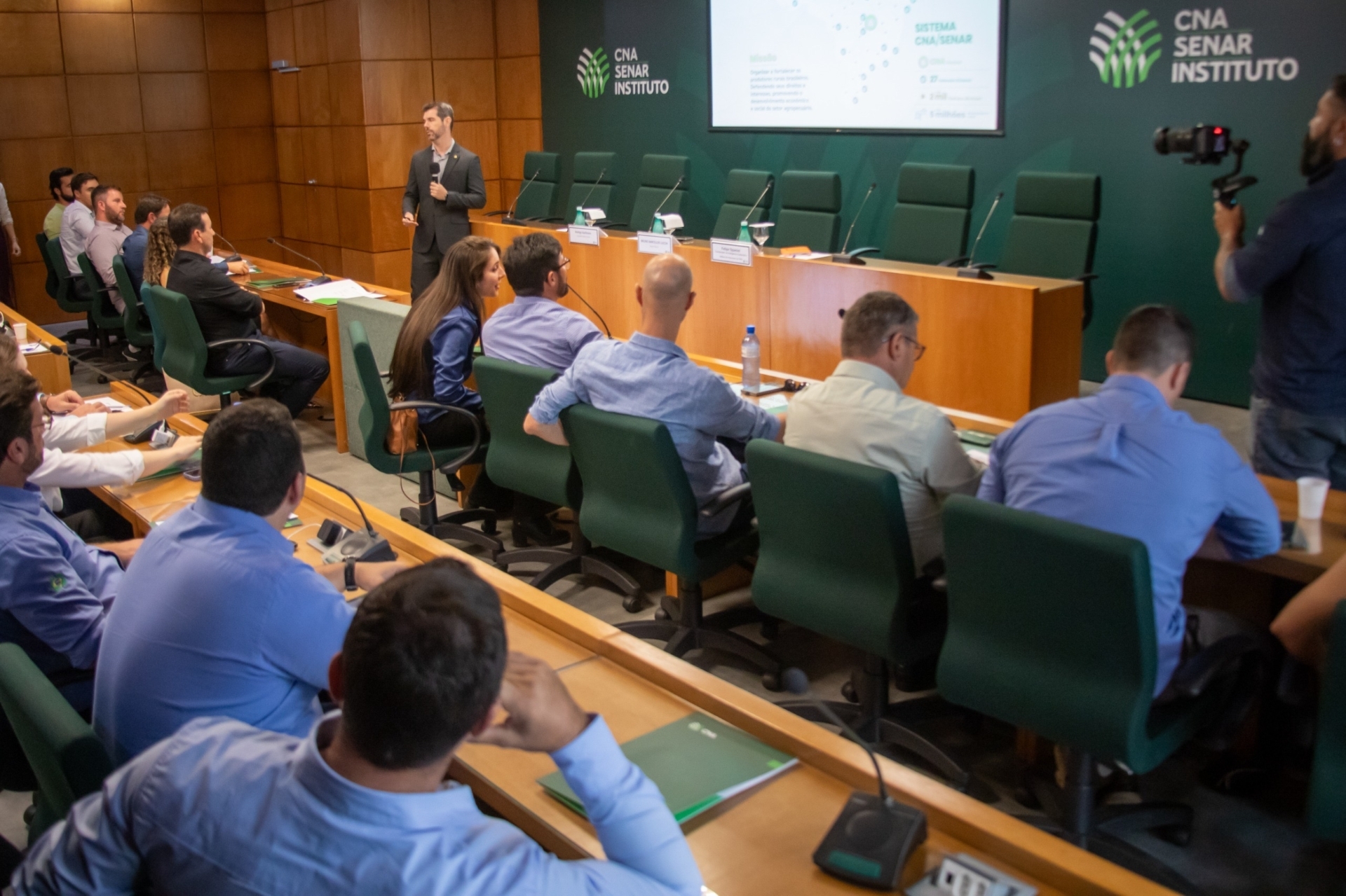 CNA recebe comitiva da Academia de Liderança da Aprosoja Mato Grosso