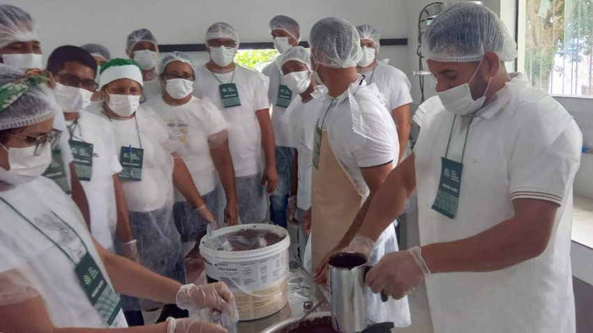 Produtores de Gurupá aprendem técnicas de manipulação de açaí