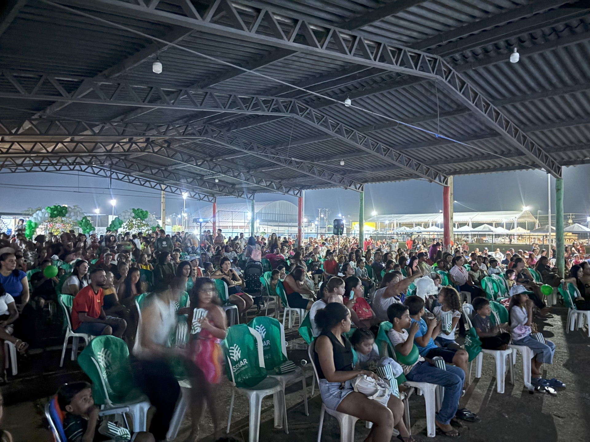 Cine Senar leva diversão e reúne mais de 500 pessoas em Confresa