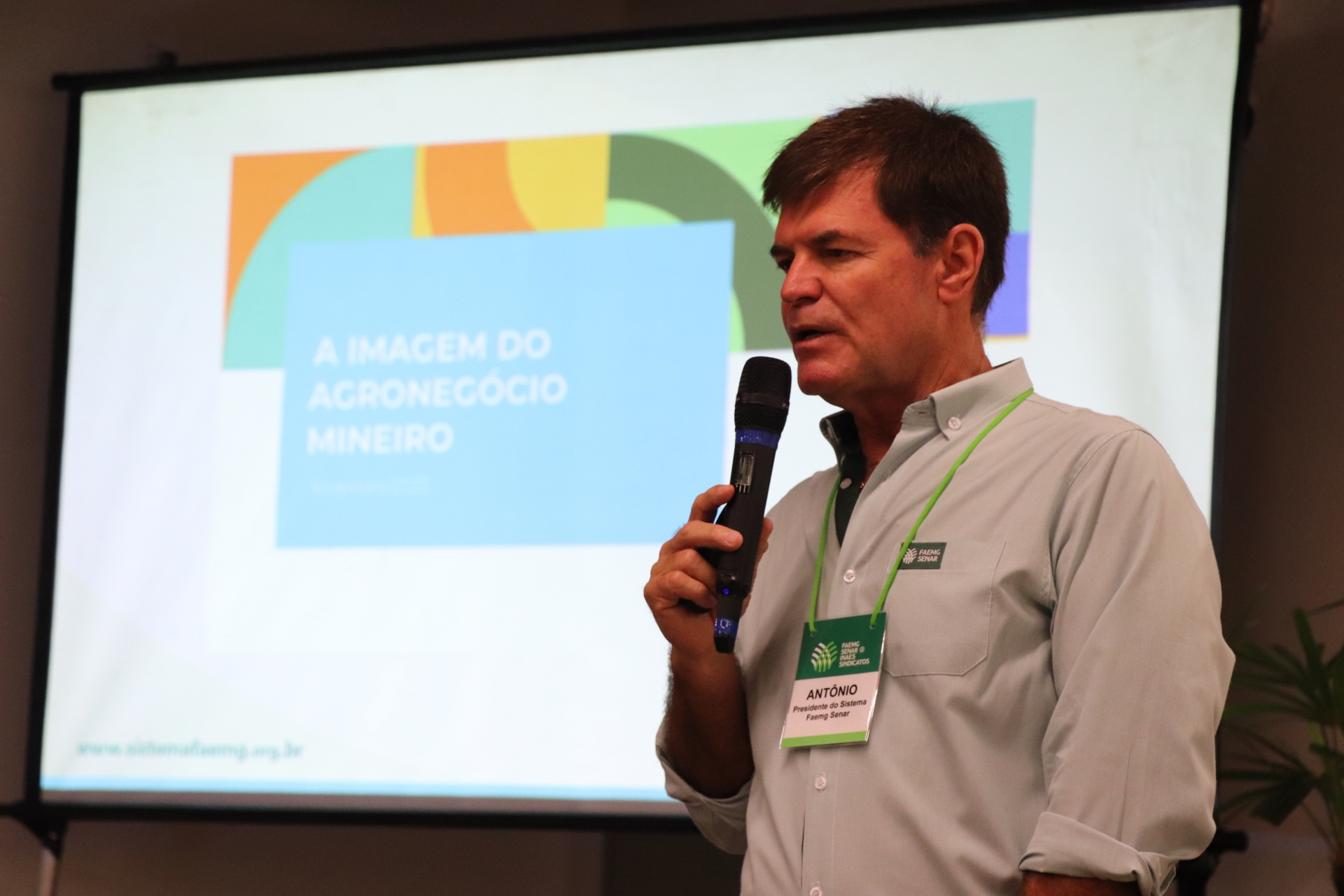 Presidente Antônio de Salvo apresentou os resultados da pesquisa sobre a imagem do agronegócio mineiro durante o Descobrir