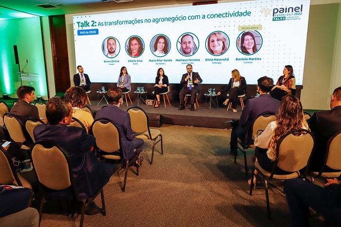 CNA debate conectividade no agro no painel Telebrasil