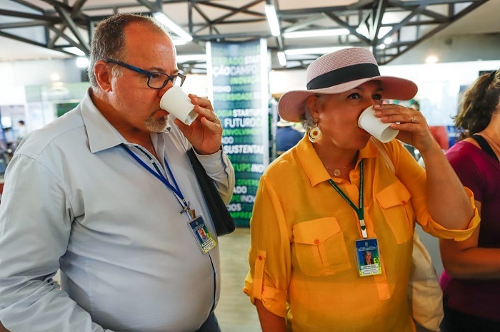 Alex Augusto Gonçalves e Andreia de Oliveira