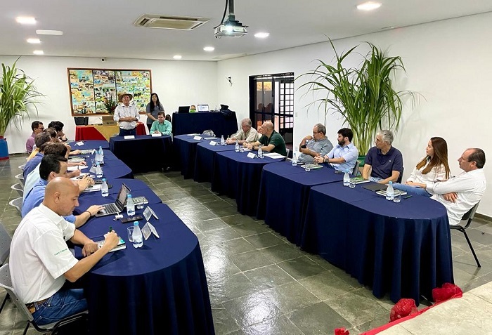 CNA participa de reunião da Comissão Técnica de Cana da Faemg