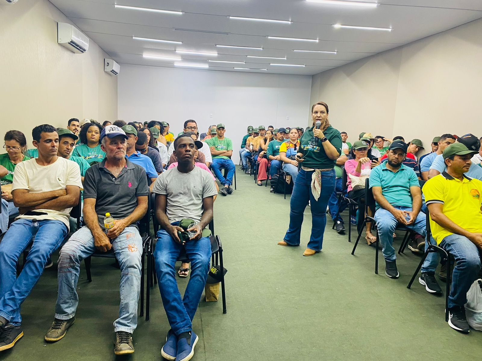 CNA faz palestras sobre exportação, indicações geográficas e custos de produção na Expofeira