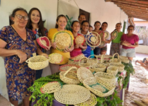 Mulheres da comunidade São José participam de curso de artesanato