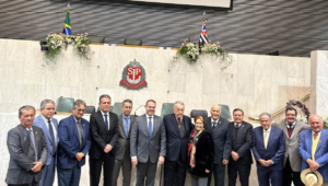 Baiano, presidente da CNA João Martins recebe maior honraria da Assembleia Legislativa de São Paulo