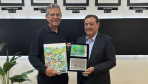 José Zeferino Pedrozo é homenageado nos 40 anos de Fundação do Sicoob Central SC/RS