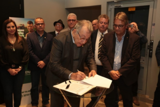 Presidente da CNA participa da inauguração da Casa Senar na Expointer