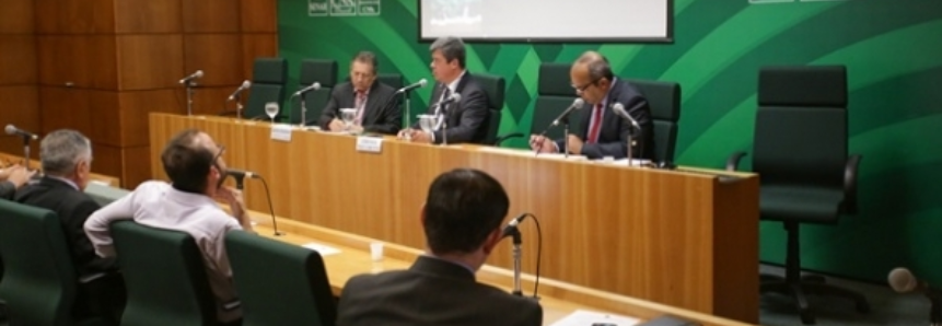 Comissão Nacional da Fruticultura e Câmara Setorial debatem estratégias para o desenvolvimento do setor na CNA
