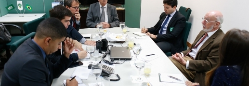 CNA e Apex-Brasil debatem promoção comercial do café no exterior