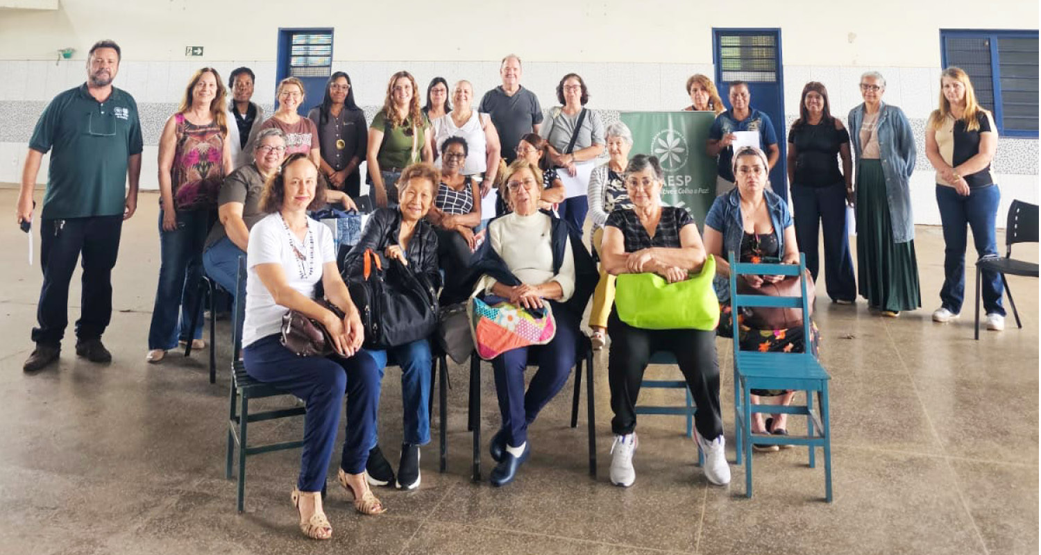 Artesãos paulistas comemoram emissão de novas carteiras