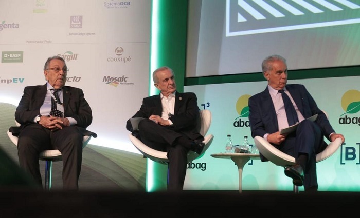 Da esquerda para a direita: Presidente da CNA, João Martins, secretário de Agricultura de SP, Francisco Matturro, e ministro da Agricultura, Marcos Montes.