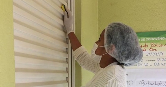 Mulheres descobrem dicas valiosas sobre higiene do lar