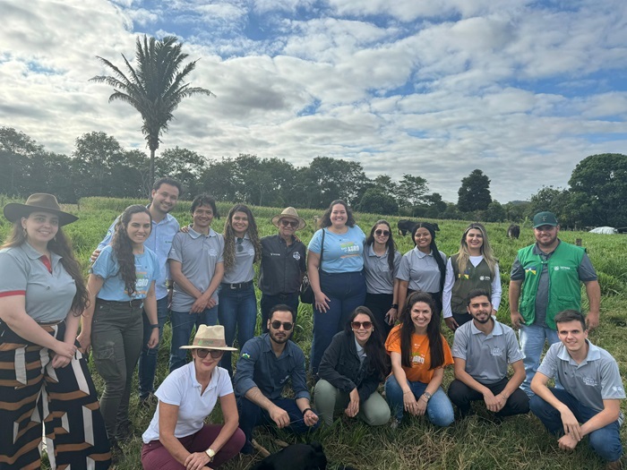 Visita à produção de pecuária de leite.