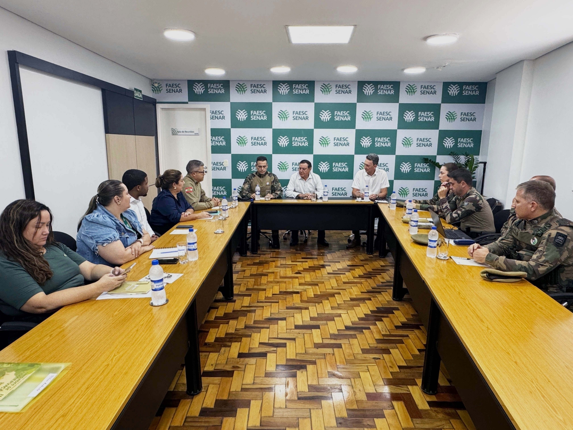 Reunião visou alinhar parceria voltada ao fortalecimento de ações de conscientização ambiental no meio rural. (Foto Silvania Cuochinski/MB Comunicação) 