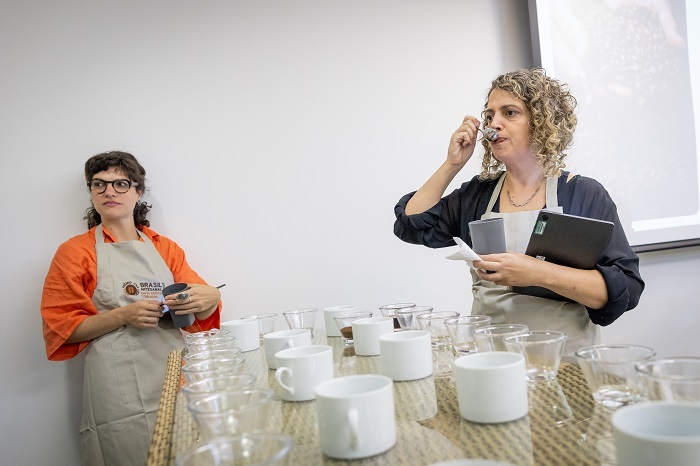 Júri técnico inicia avaliação de cafés especiais do Prêmio CNA Brasil