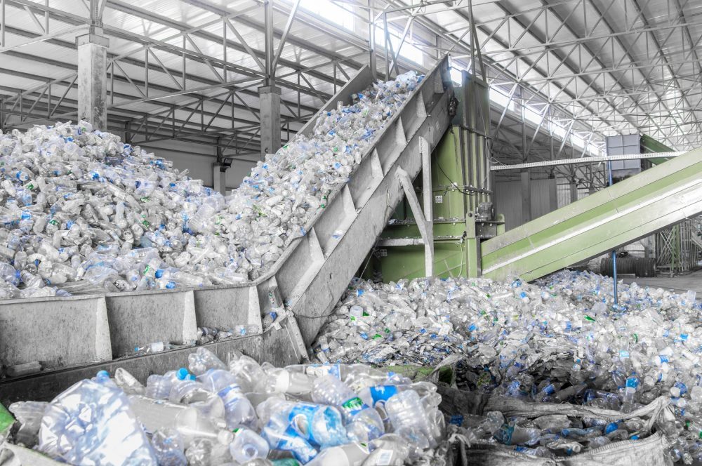 Reciclagem plasticos 599435528 1000x664